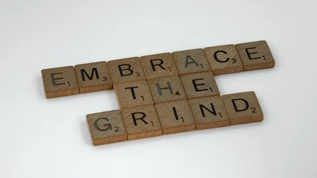 Scrabble tiles that say "Embrace the Grind"
I say: Side Hustle Influencers Are LIARS and Say NO to embracing the grind.